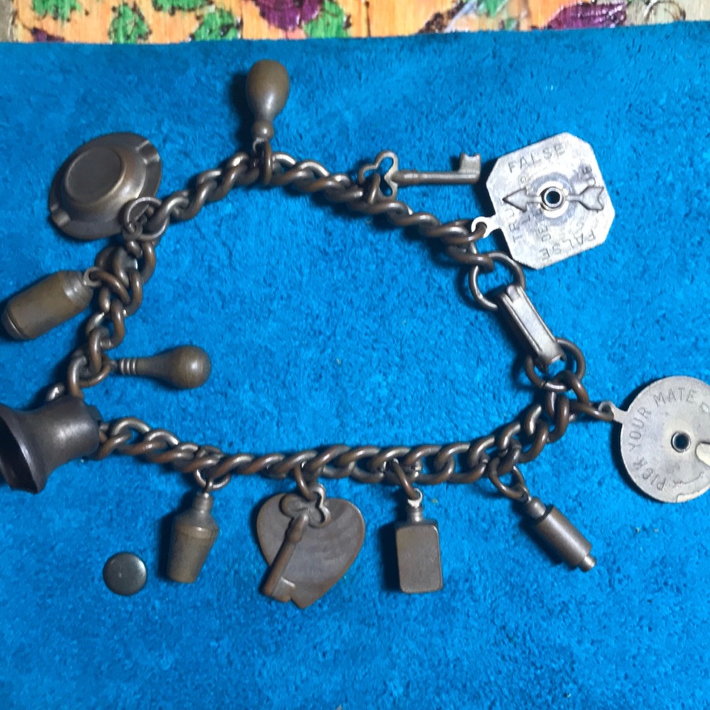 Vintage articulated charm bracelet